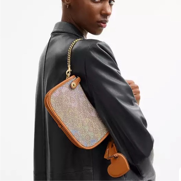 Coach Swinger Bag 20 With Chain In Crystal Signature Jacquard NWT - Picture 2 of 7